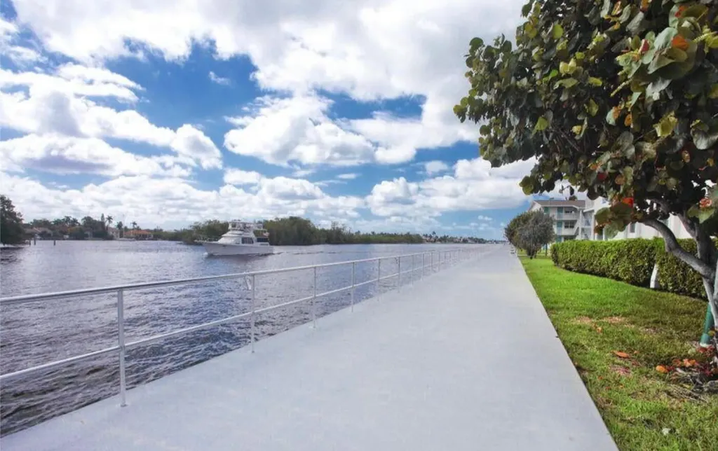 350 Horizons E Boynton Beach FL 33435