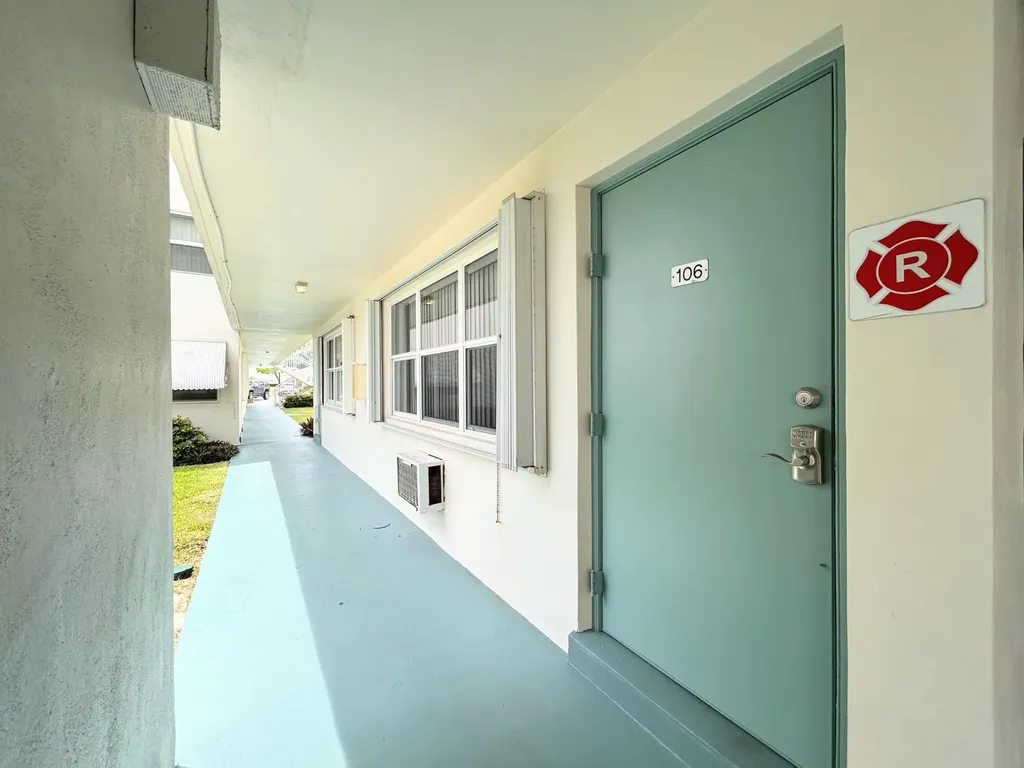 350 Horizons E Boynton Beach FL 33435