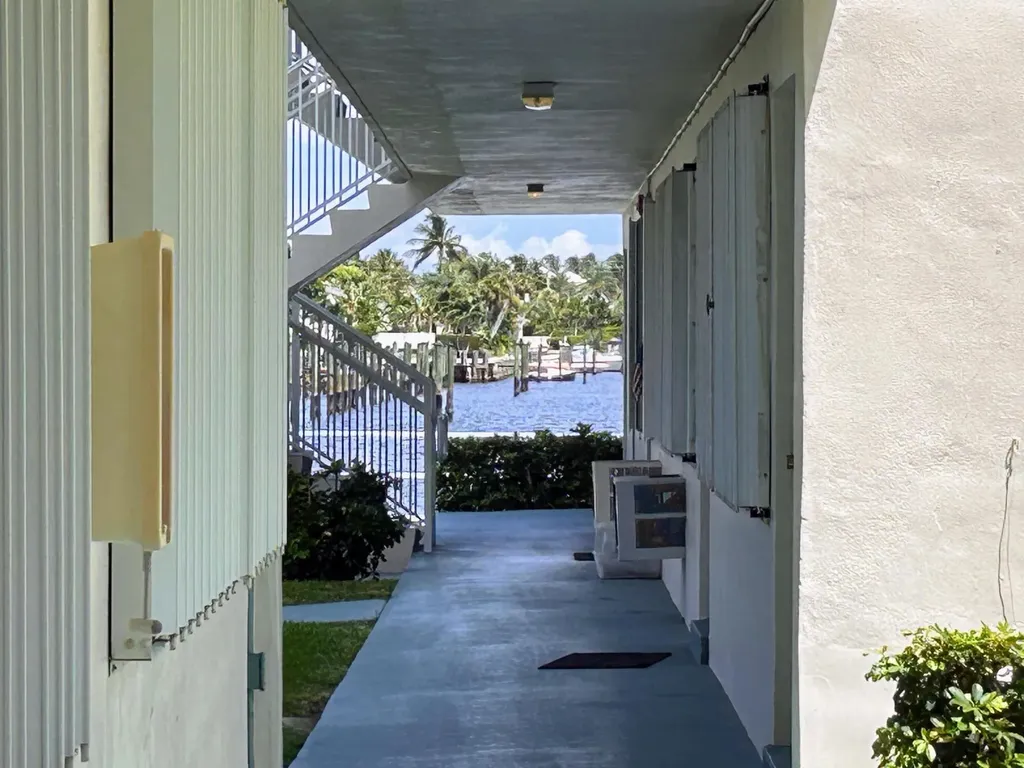350 Horizons E Boynton Beach FL 33435
