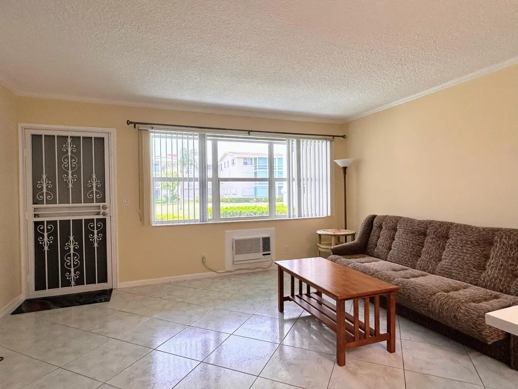 350 Horizons E Boynton Beach FL 33435