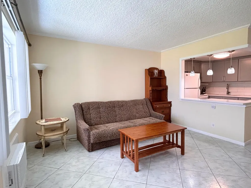 350 Horizons E Boynton Beach FL 33435