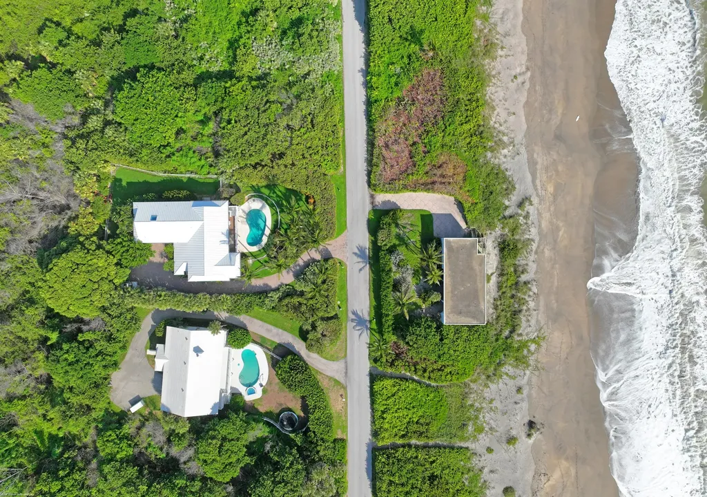 162 N Beach Road Jupiter Island FL 33455
