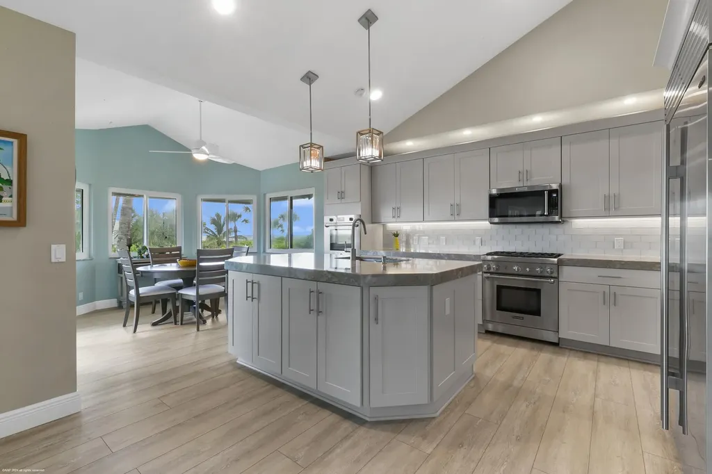 162 N Beach Road Jupiter Island FL 33455