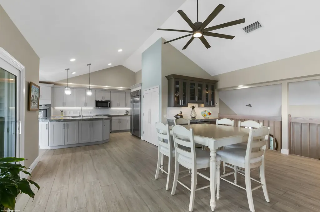 162 N Beach Road Jupiter Island FL 33455