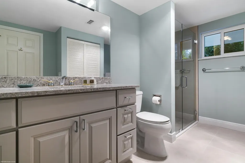 162 N Beach Road Jupiter Island FL 33455