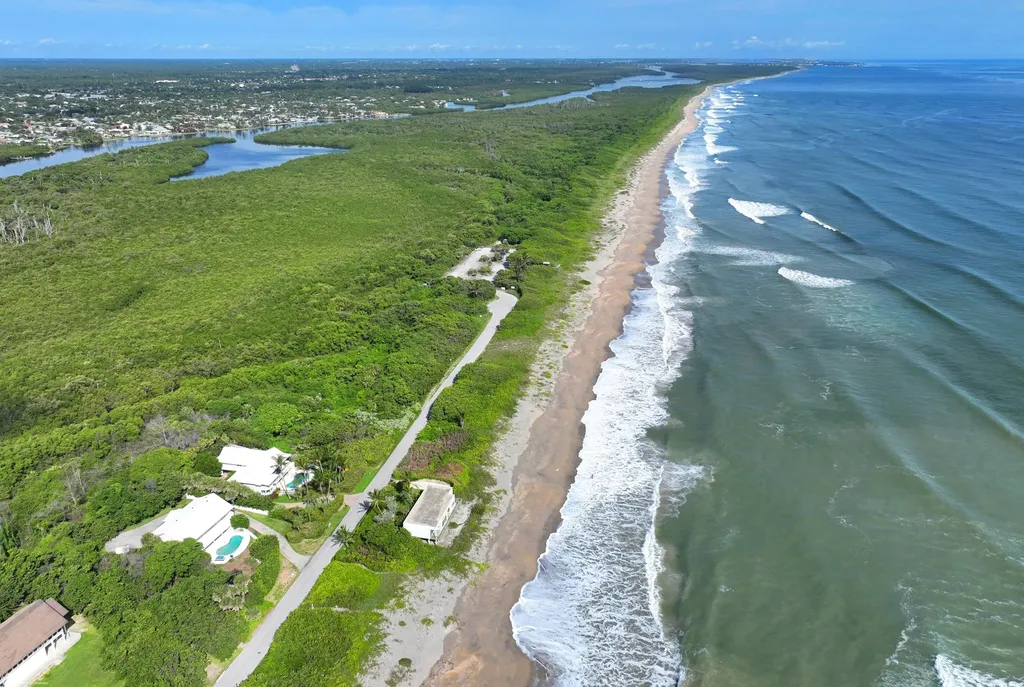 162 N Beach Road Jupiter Island FL 33455