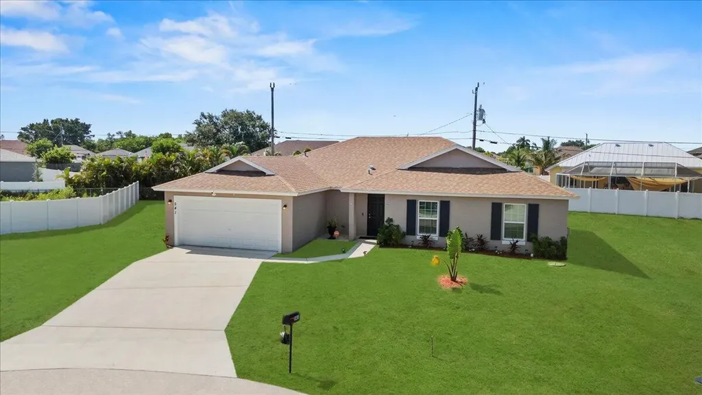 541 SW Nadell Court Port St Lucie FL 34953