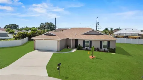 541 SW Nadell Court Port St Lucie FL 34953