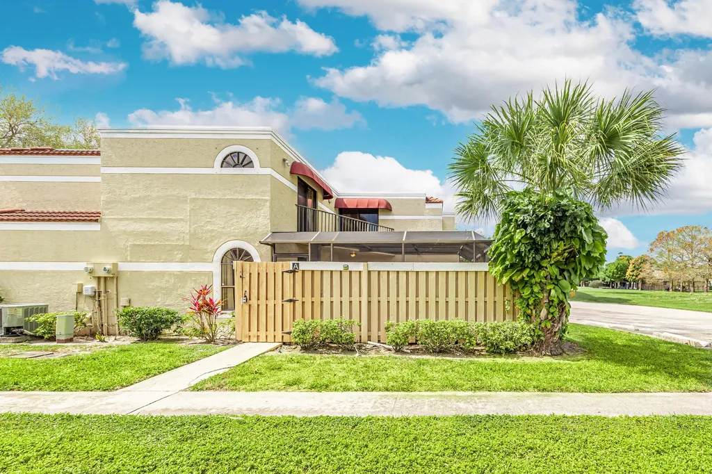 3725 Village Drive Delray Beach FL 33445