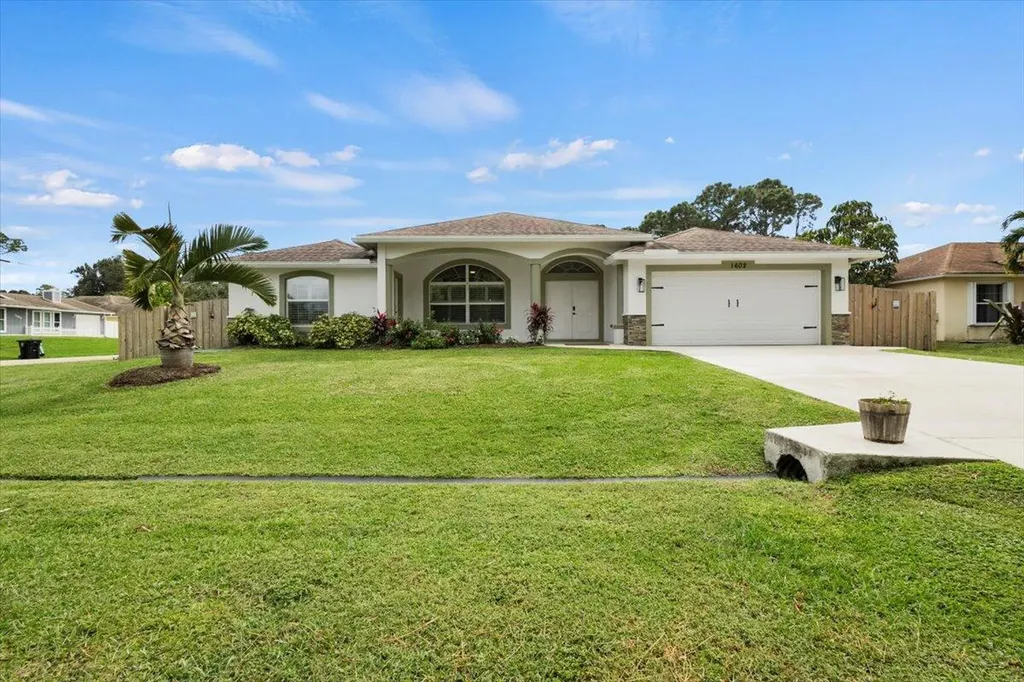 1602 SW Glacador Avenue Port St Lucie FL 34953