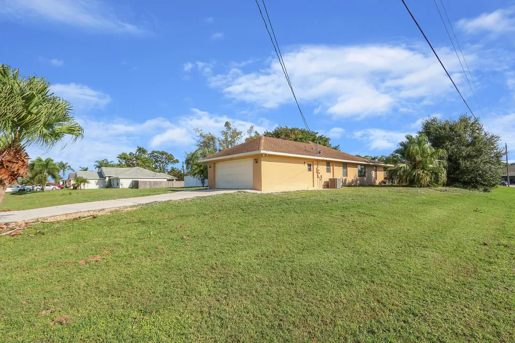 1991 SE Aires Lane Port St Lucie FL 34984