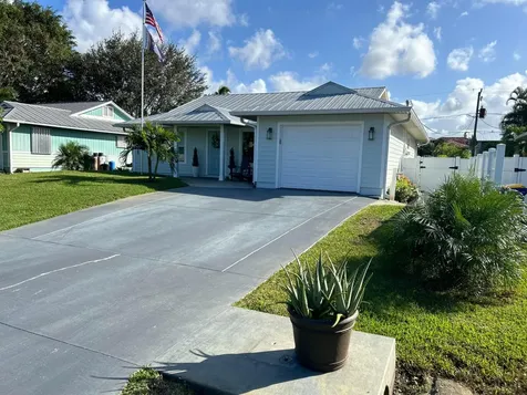 3716 SE Middle Street Stuart FL 34997