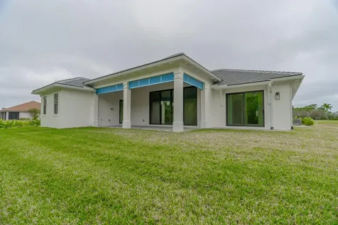 138 SE Via Lago Garda Port St Lucie FL 34952