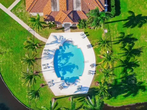 138 SE Via Lago Garda Port St Lucie FL 34952