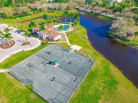 138 SE Via Lago Garda Port St Lucie FL 34952