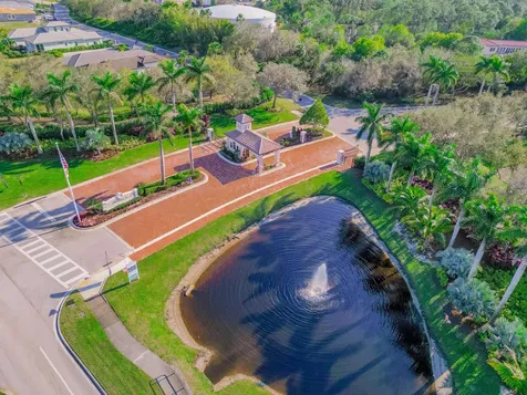 138 SE Via Lago Garda Port St Lucie FL 34952