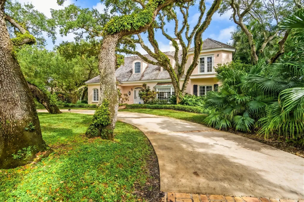 1086 Winding River Road Vero Beach FL 32963