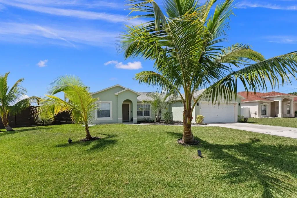5789 NW Belwood Circle Port St Lucie FL 34986