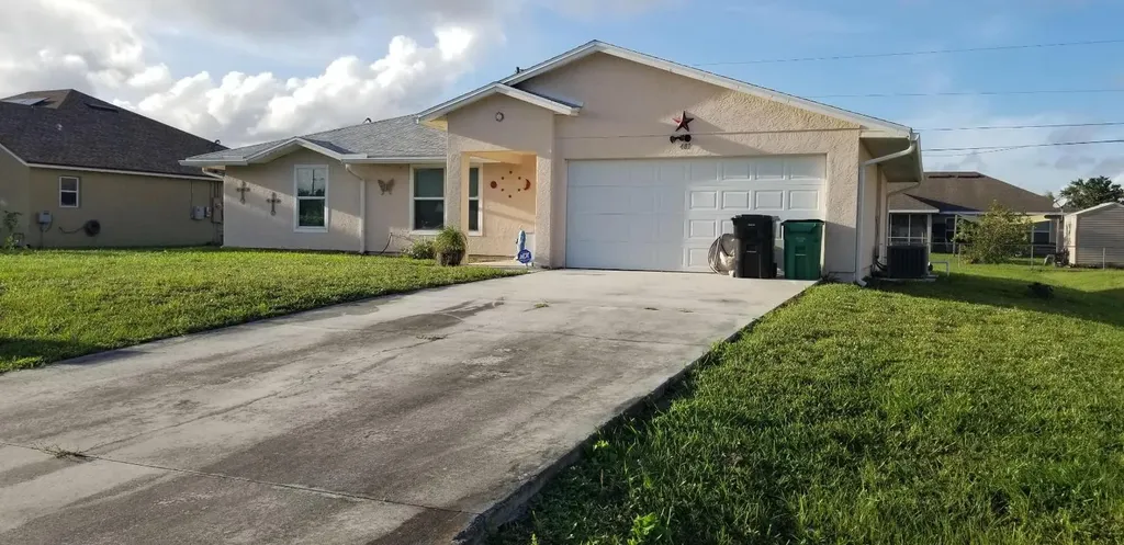 481 SW Baoy Avenue Port St Lucie FL 34953