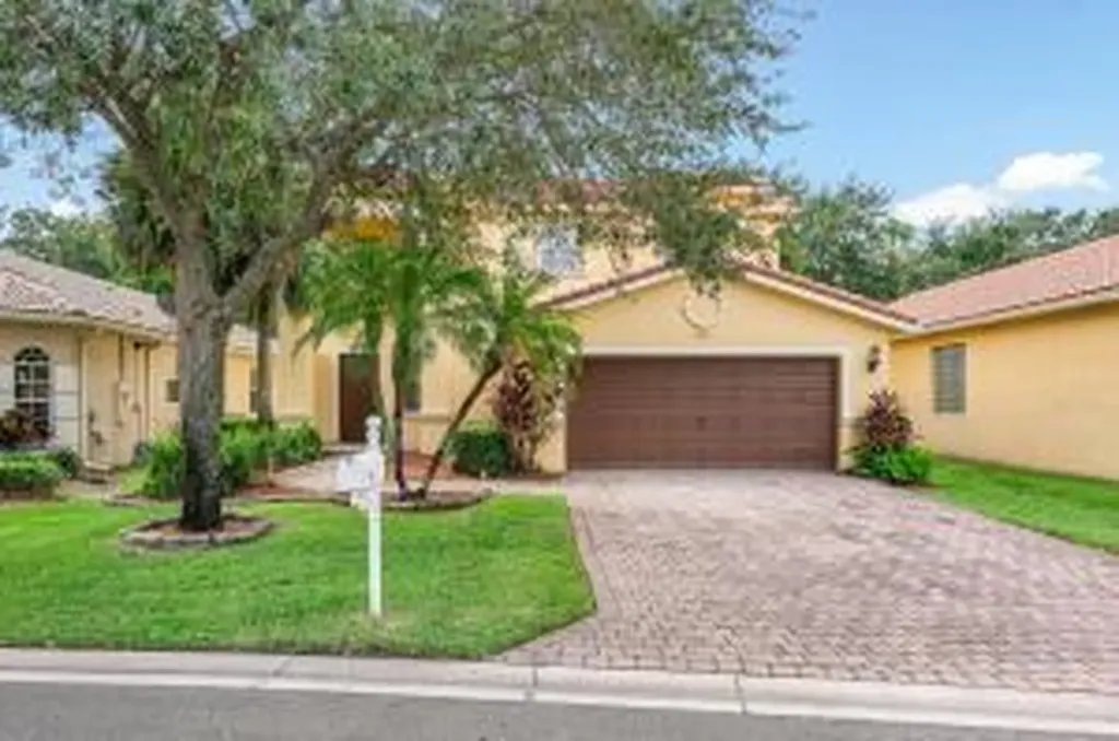7211 Via Leonardo Lake Worth FL 33467