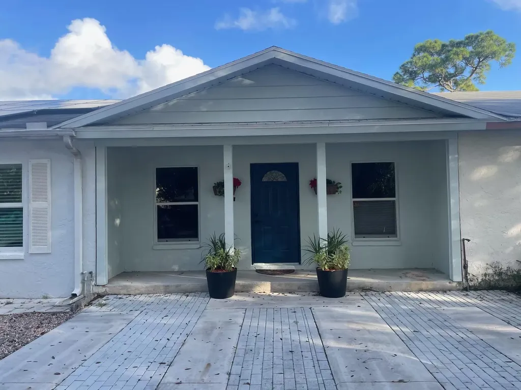 5803 S 38th Street Greenacres FL 33463