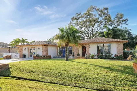 392 SW Butler Avenue Port St Lucie FL 34983