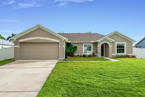 1018 SW Dartmouth Avenue Port St Lucie FL 34953