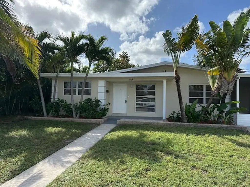 1008 W Bloxham Street Lantana FL 33462