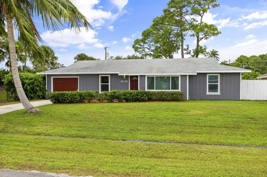 1434 SE Navajo Lane Port St Lucie FL 34983
