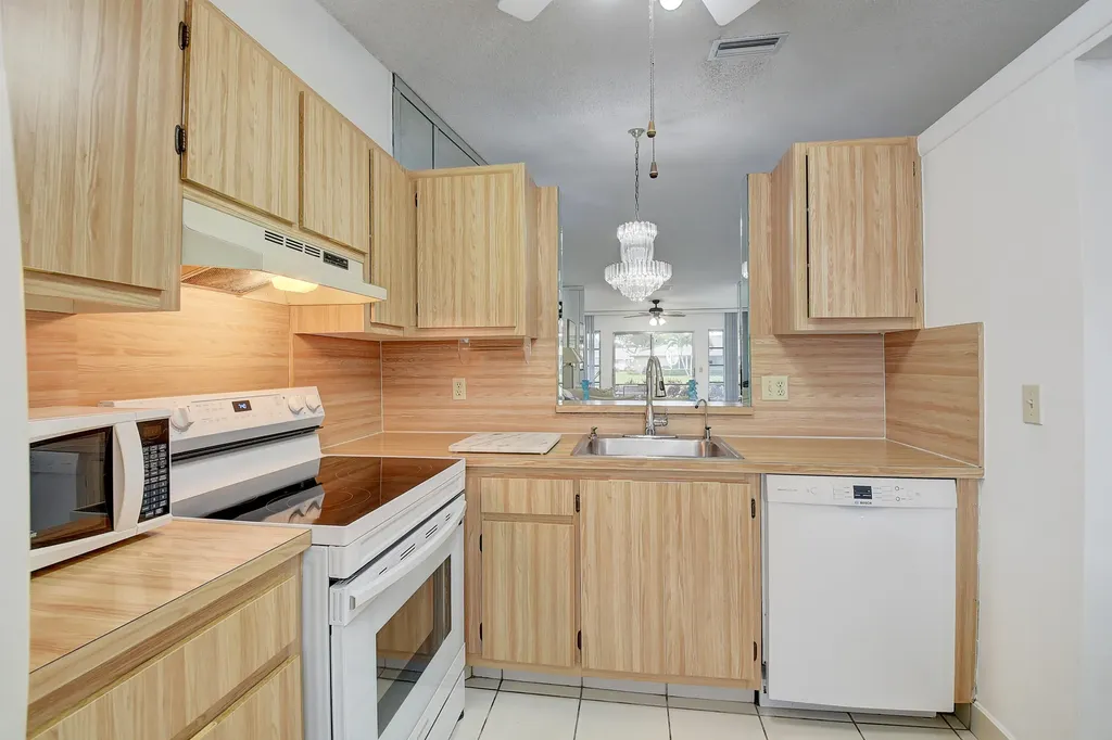 18756 Schooner Drive Boca Raton FL 33496