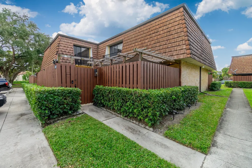 1201 12th Lane Greenacres FL 33463
