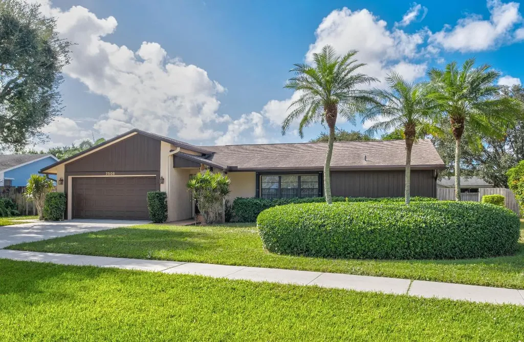 7506 Hazelwood Circle Lake Worth FL 33467