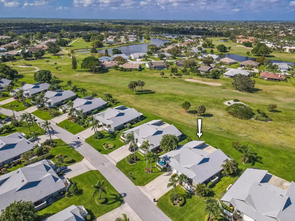 6677 SE Yorktown Drive Hobe Sound FL 33455