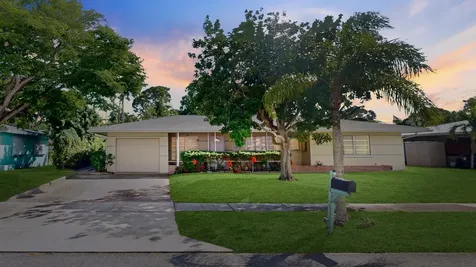 708 Lake Osborne Terrace Lake Worth Beach FL 33461