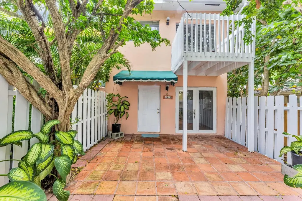 1912 NE 6th Street Deerfield Beach FL 33441