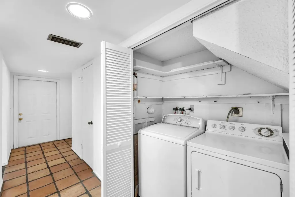 1912 NE 6th Street Deerfield Beach FL 33441
