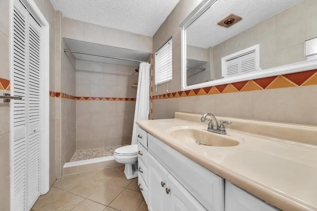 1912 NE 6th Street Deerfield Beach FL 33441