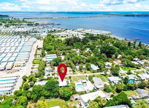 2132 NE Pelican Terrace Jensen Beach FL 34957