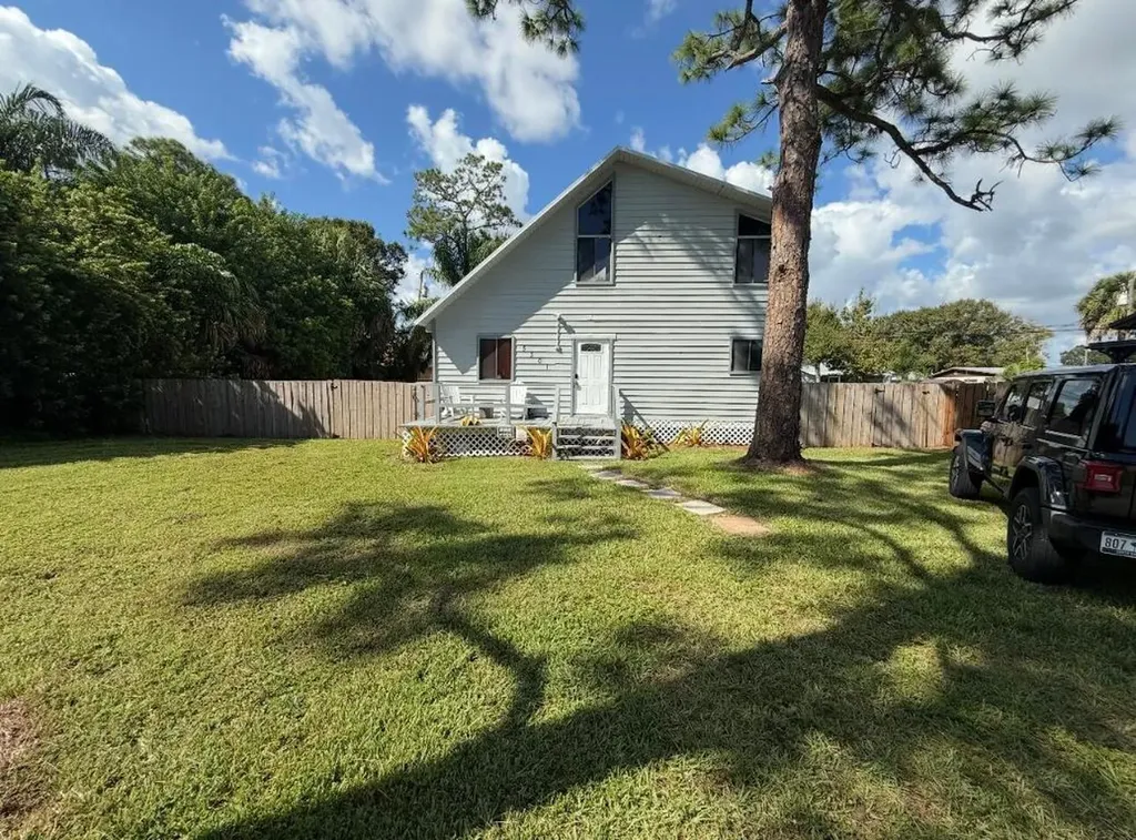 5301 Sunset Boulevard Fort Pierce FL 34982