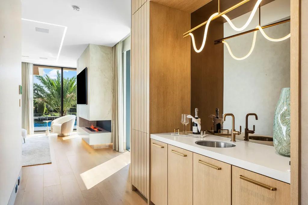 1520 Royal Palm Way Boca Raton FL 33432