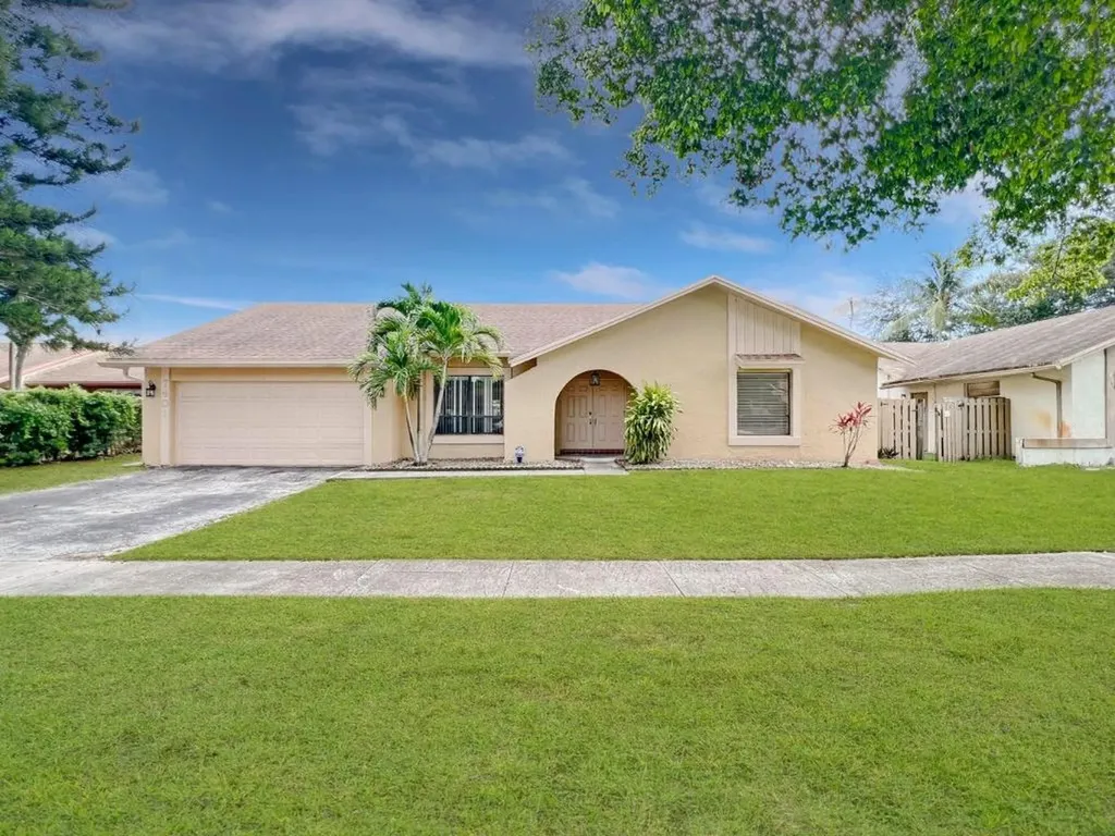 7401 NW 48th Place Lauderhill FL 33319