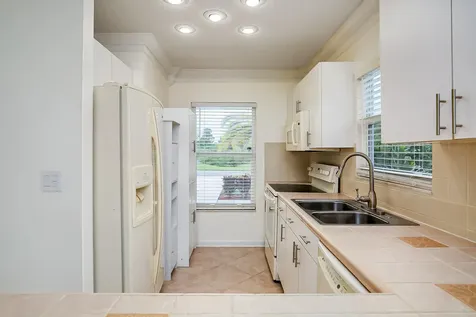 1442 SE Larkwood Circle Port St Lucie FL 34952
