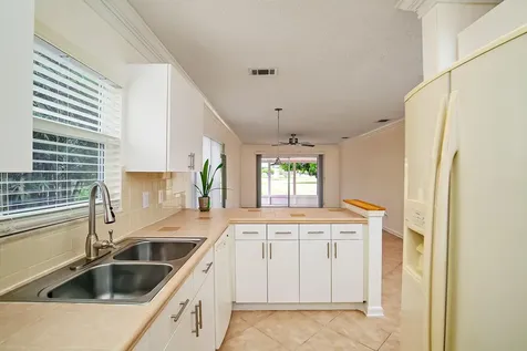 1442 SE Larkwood Circle Port St Lucie FL 34952