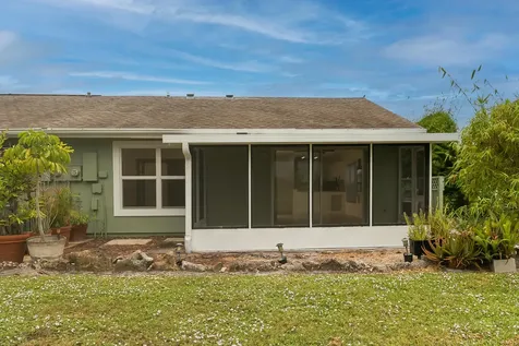 1442 SE Larkwood Circle Port St Lucie FL 34952