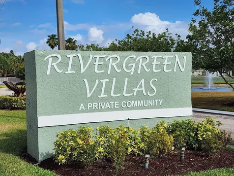 1442 SE Larkwood Circle Port St Lucie FL 34952