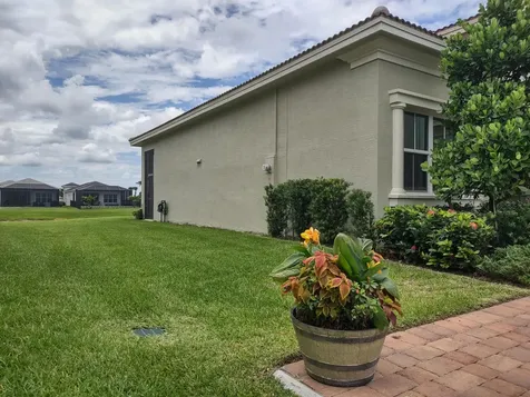 9240 SW Miracoli Way Port St Lucie FL 34987