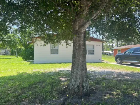 2703 Avenue H Fort Pierce FL 34947