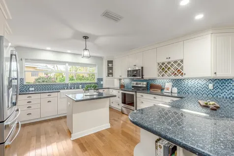 9160 SE Yacht Club Circle Hobe Sound FL 33455
