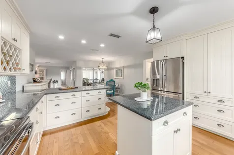 9160 SE Yacht Club Circle Hobe Sound FL 33455
