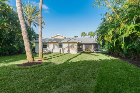 9160 SE Yacht Club Circle Hobe Sound FL 33455